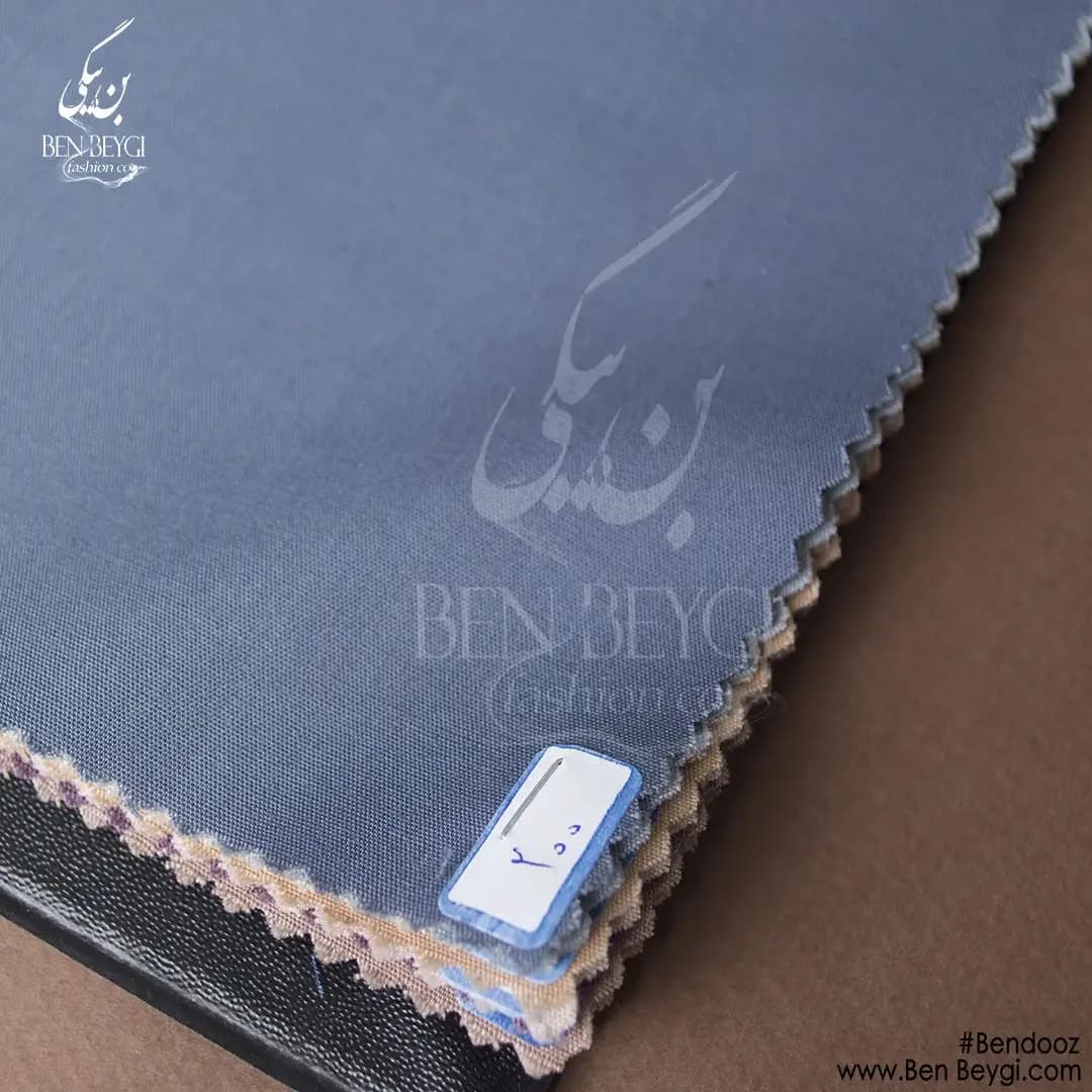 پیراهن مردانه پارچه تترون رنگ طوسی تیره (ذغالی) یقه برگردان آستین بلند ساده تک جیب کد 20295 — تصویر ۴