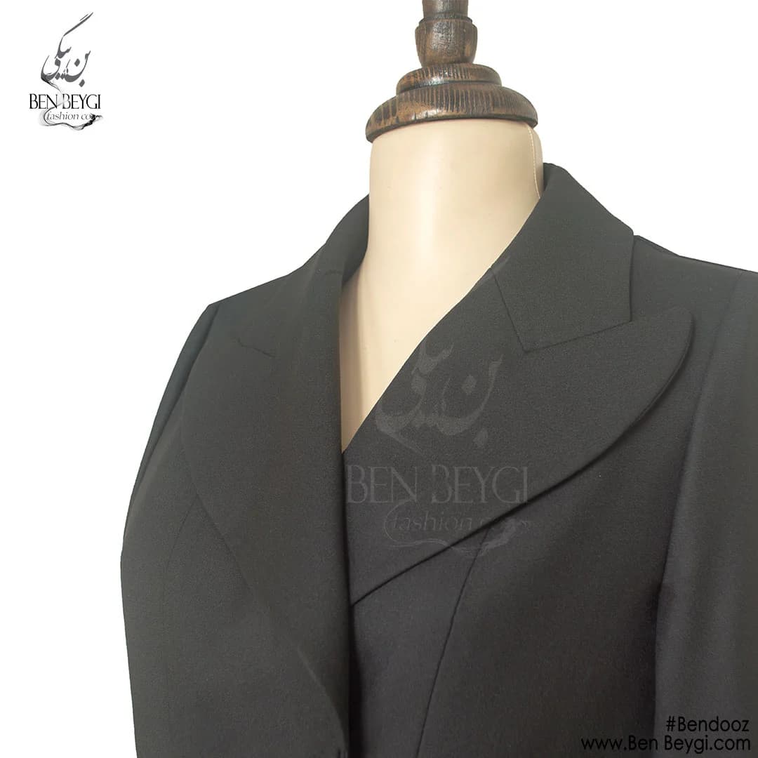 مانتو شلوار اداری 12 دکمه طلایی یقه بلیزر پهن دو جیب درب دار پارچه بزیاق قد 100 کد 18876 — تصویر ۲