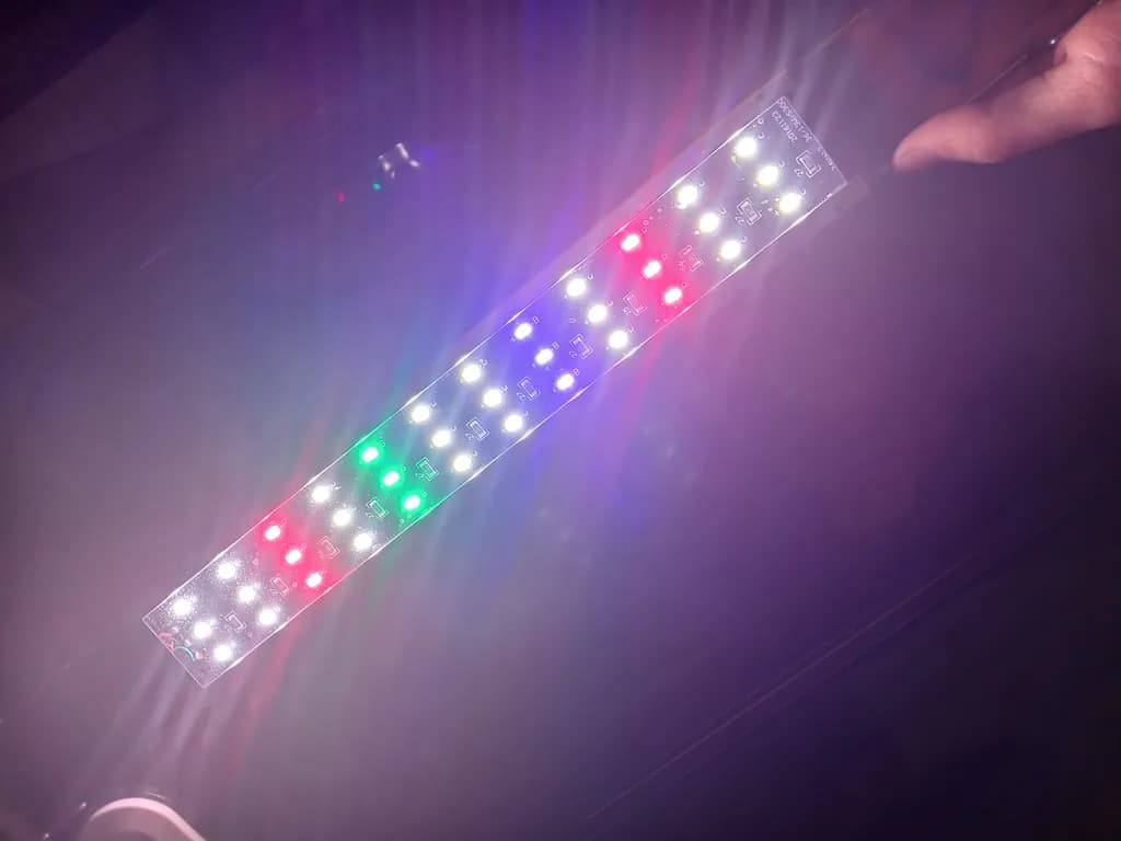 لامپ ال ای دی آکواریوم ماهیران مدل MSL-S300 کد G04 کد B74 — تصویر ۴