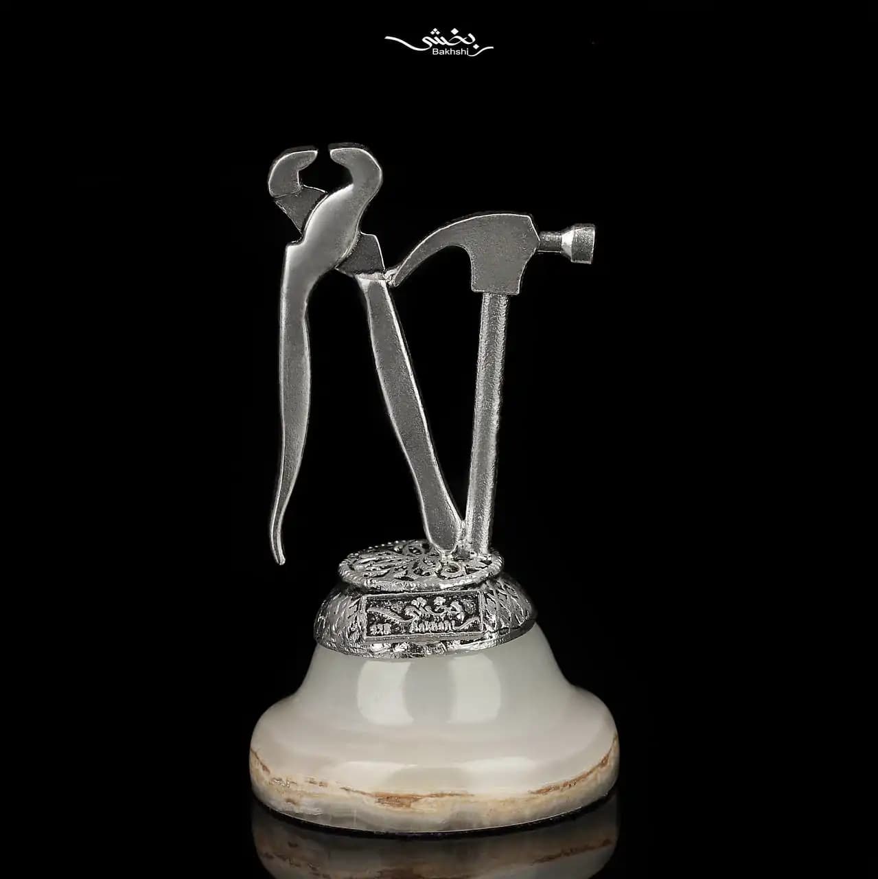 تندیس نقره چکش مدرن — تصویر ۲