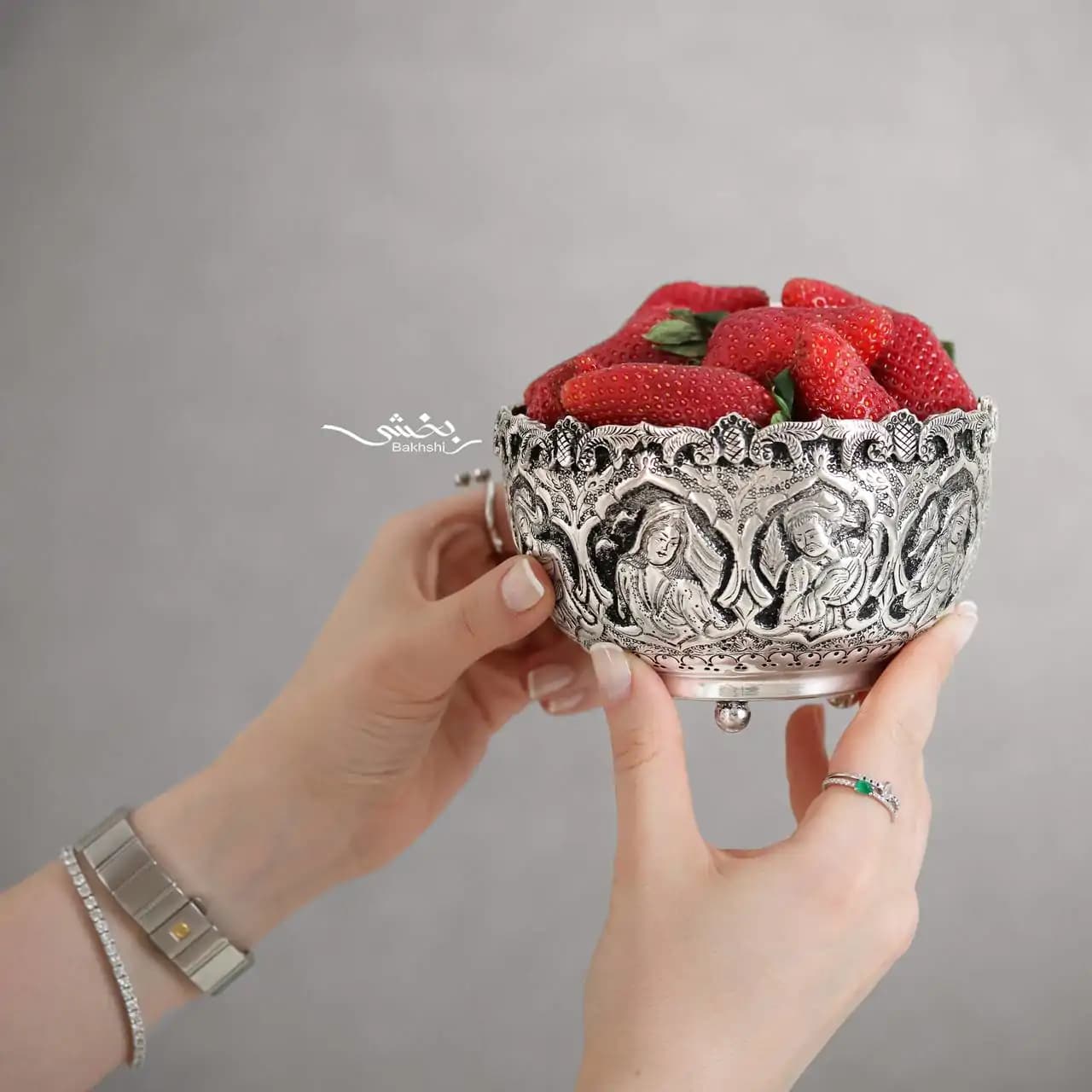 کاسه نقره پایه گلوله ای قلم مینیاتور — تصویر ۲