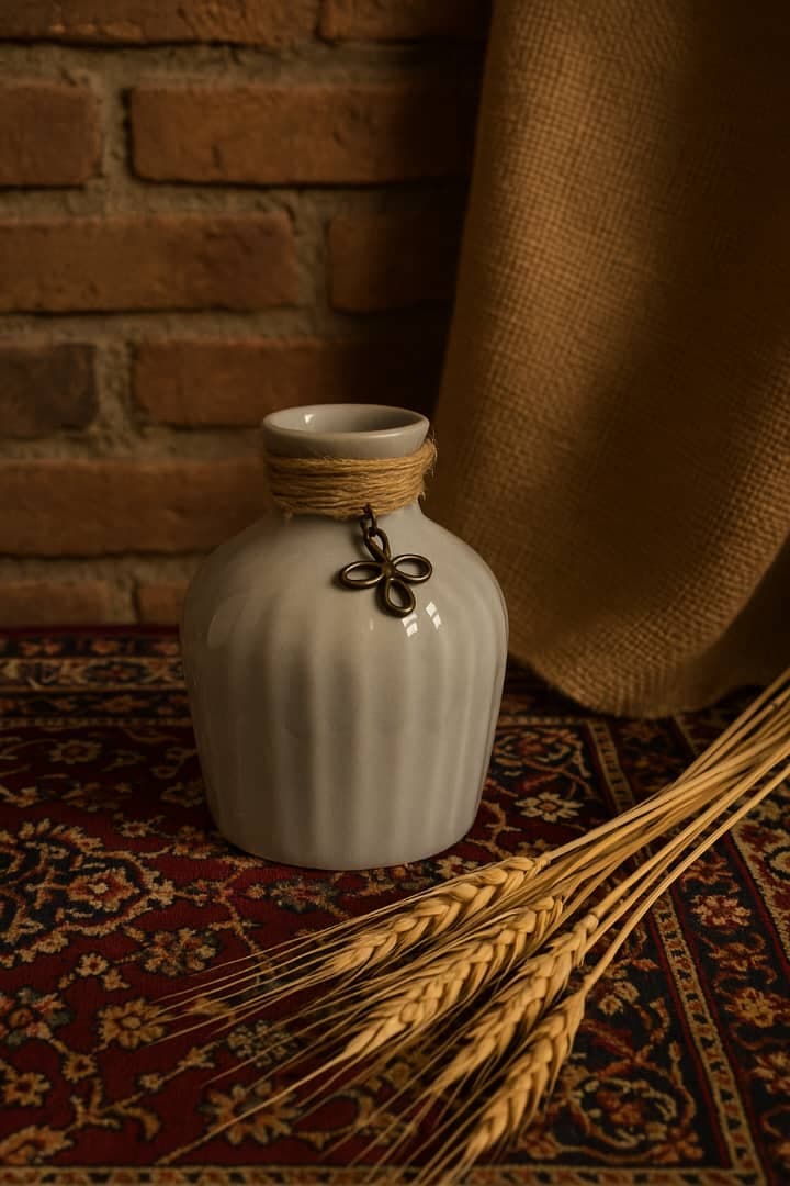 گلدان شیاردار آویزدار طرح ساده سرامیکی