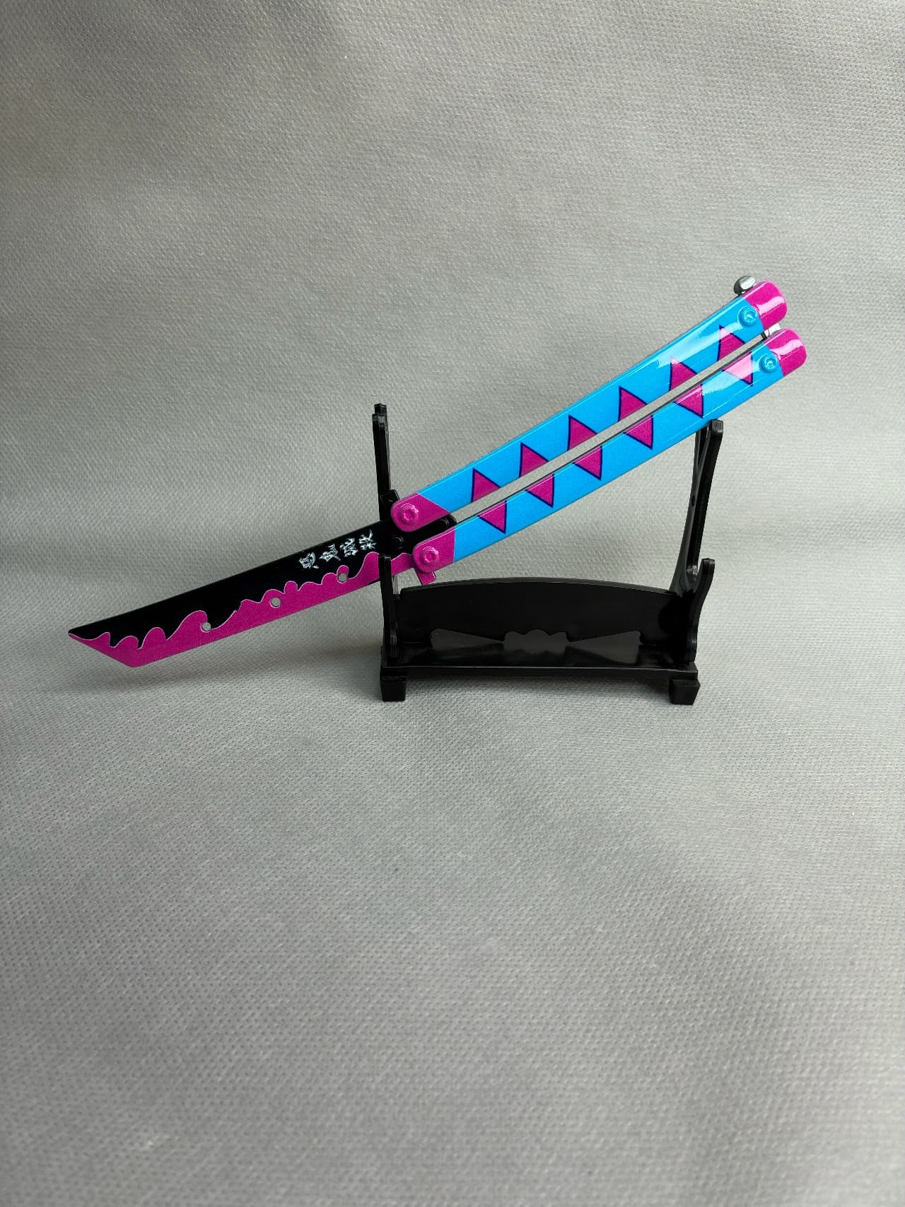 چاقوپروانه شیطان کش کد۶