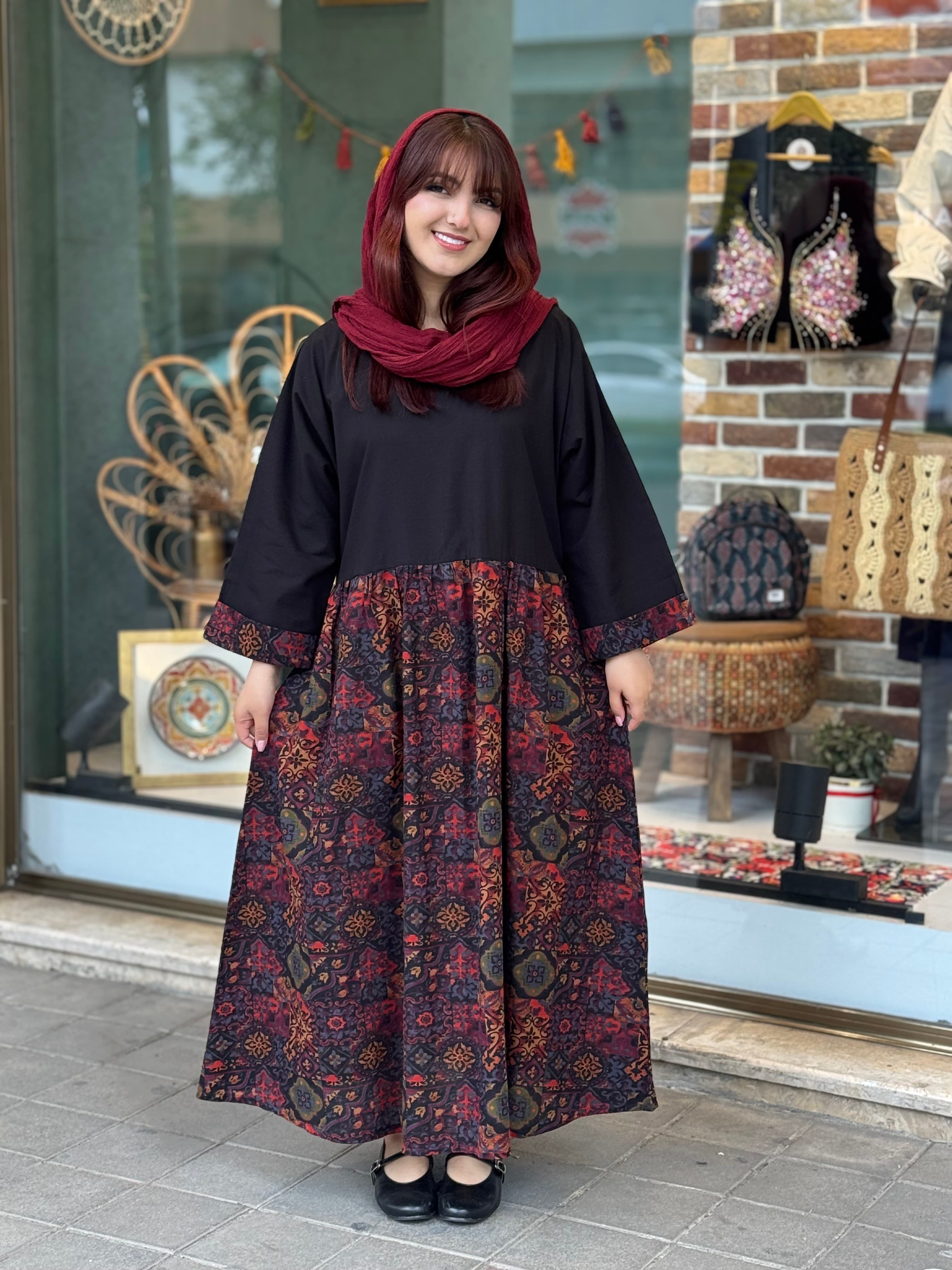 پیراهن شایسته مشکی طرح گلیم عنابی