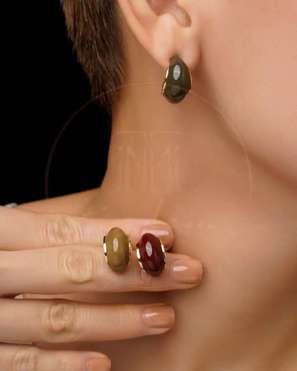 گوشواره مینیمال نگین اشکی طلایی | سه رنگ جذاب و طراحی شیک