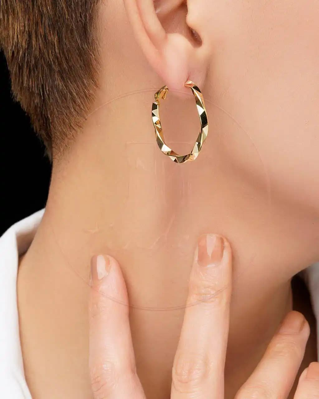 گوشواره “گلد ژئومتریکهوپ” حلقهای تراشخورده مینیمال