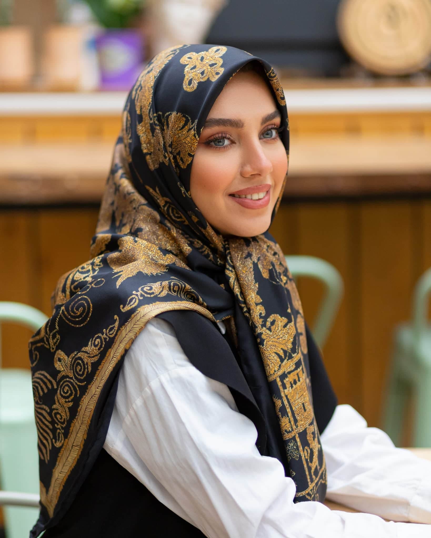 روسری ابریشم توییل ۸۳۷