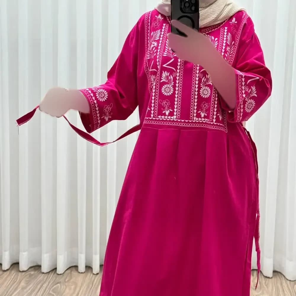 پیراهن زنانه لینن طرح مایا فری سایز مناسب تا 48 با کمربند — تصویر ۱۰