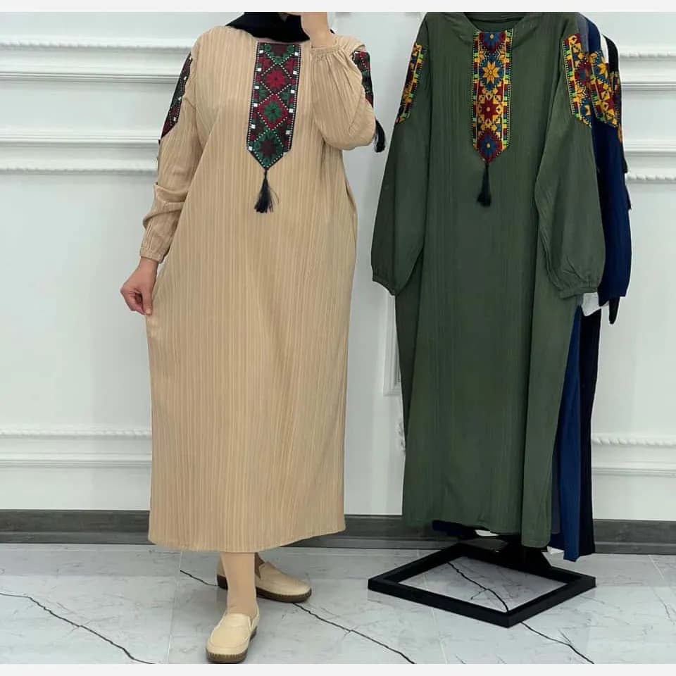 پیراهن زنانه کراش کتیبه ای فری سایز مناسب تا سایز 50 — تصویر ۳