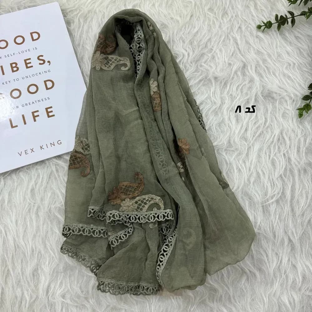 شال حریر مزونی قواره بزرگ ابعاد 190 در 80 سانتیمتر کد 1959 — تصویر ۵