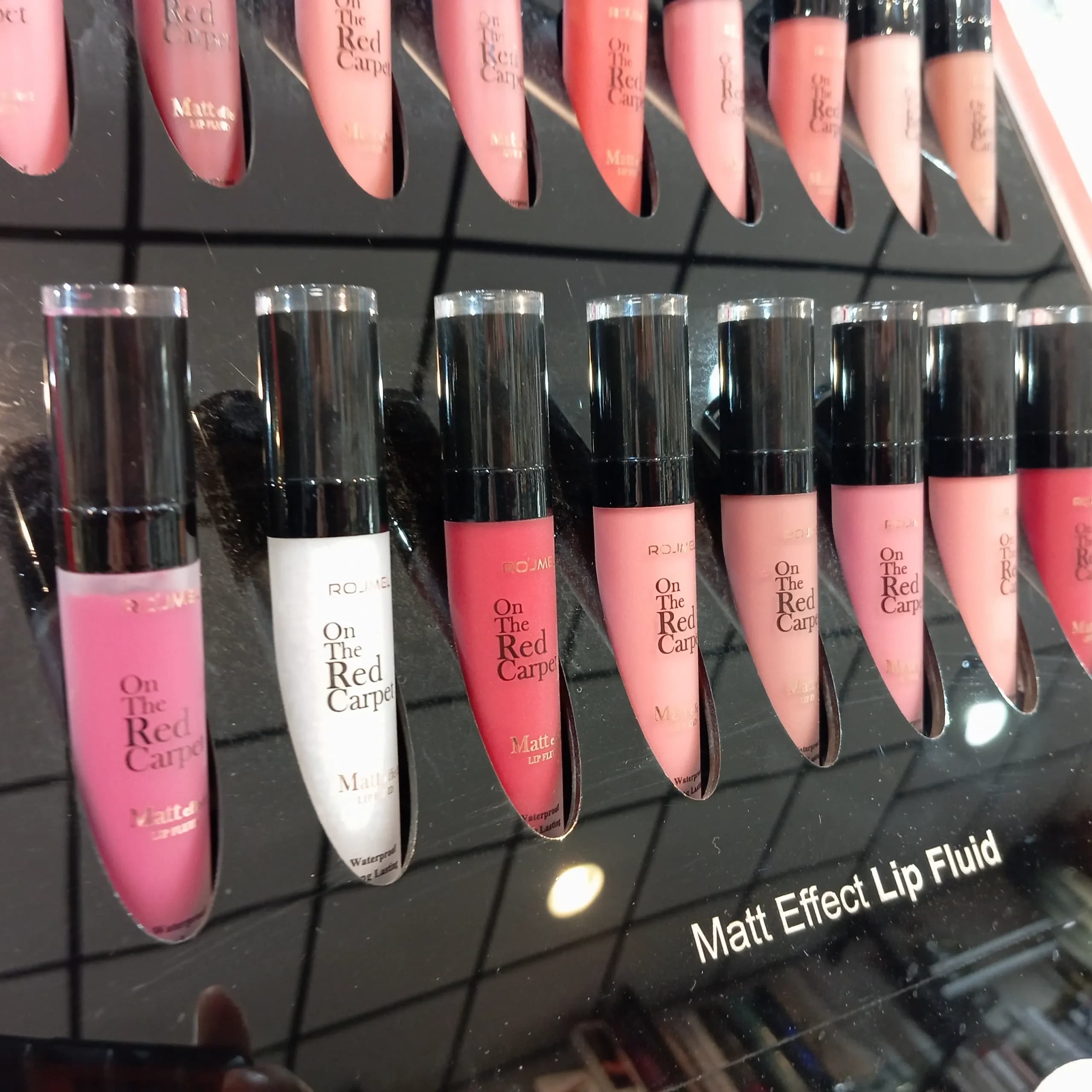 رژلب مایع مات افکت رژمل 315 Matt Effect Lip Fluid Waterproof ROJMEL — تصویر ۳