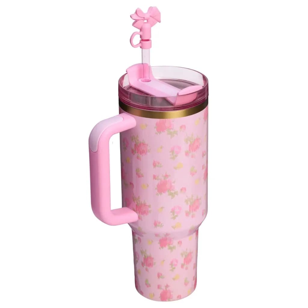 ماگ اورجینال استنلی طرح Love ShackFancy مدل Quencher گنجایش 40oz — تصویر ۴