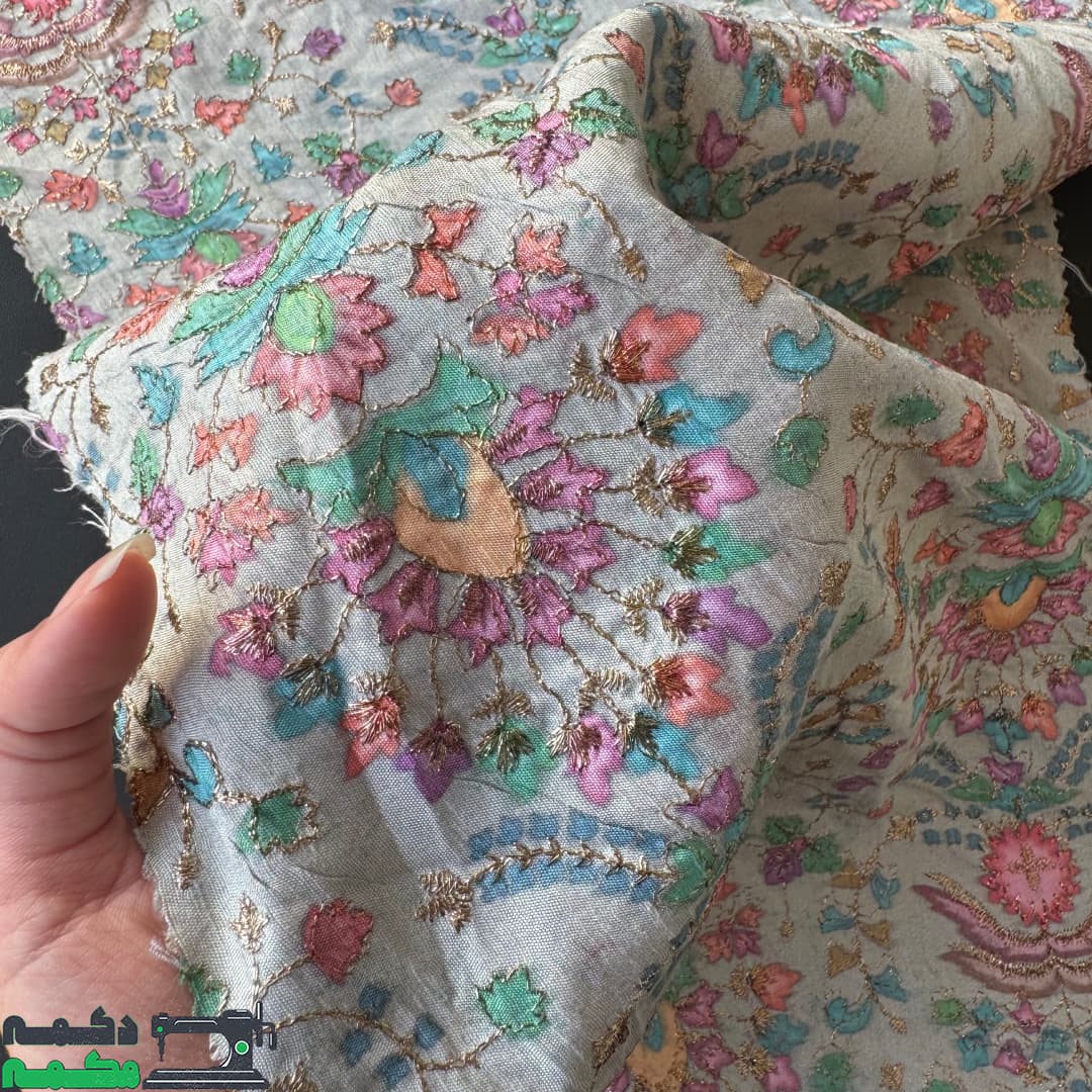 پارچه تافته کرم نسکافه ای — تصویر ۳