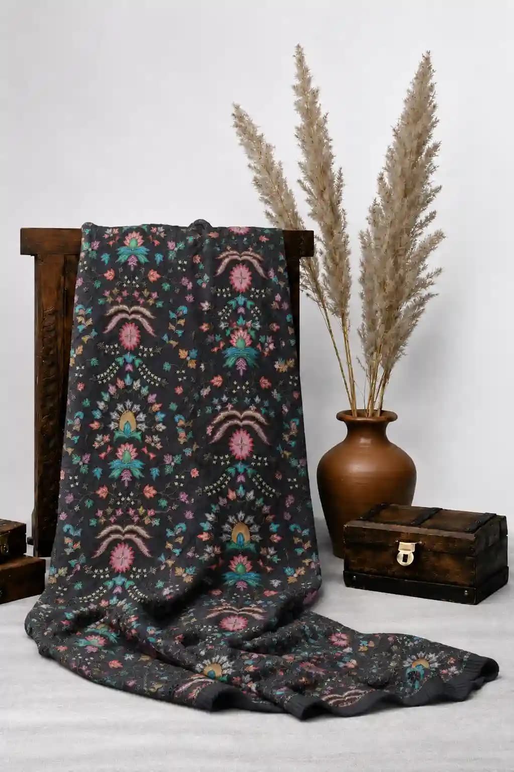 پارچه تافته طرح دار مشکی