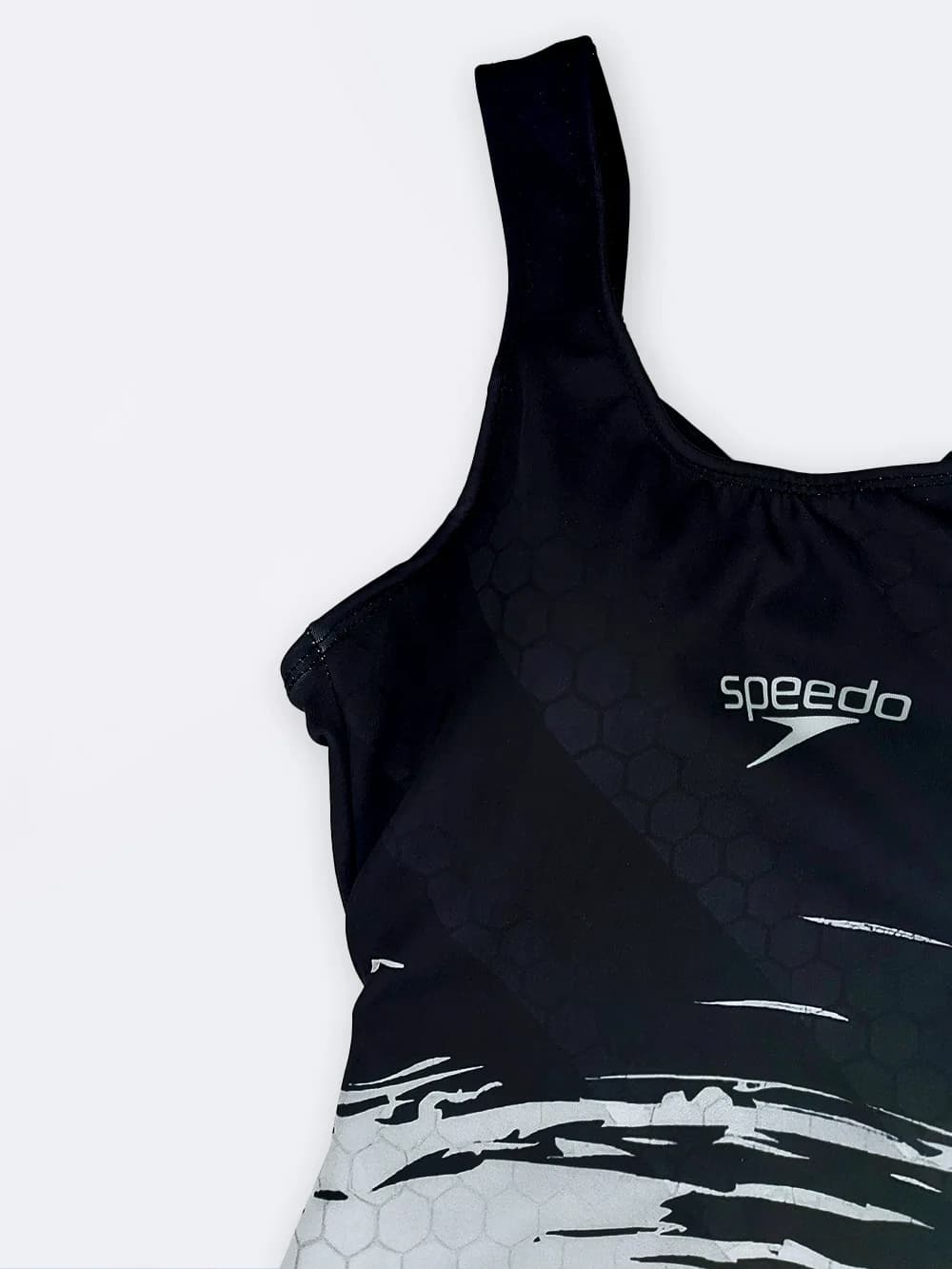مایو زنانه شیک اسلیپ بصورت دو رنگ مشکی و سفید پشت قهرمانی اسپیدو ( Speedo ) — تصویر ۵