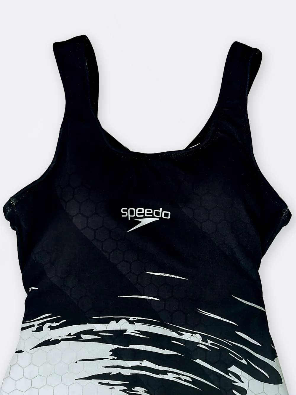مایو زنانه شیک اسلیپ بصورت دو رنگ مشکی و سفید پشت قهرمانی اسپیدو ( Speedo ) — تصویر ۴