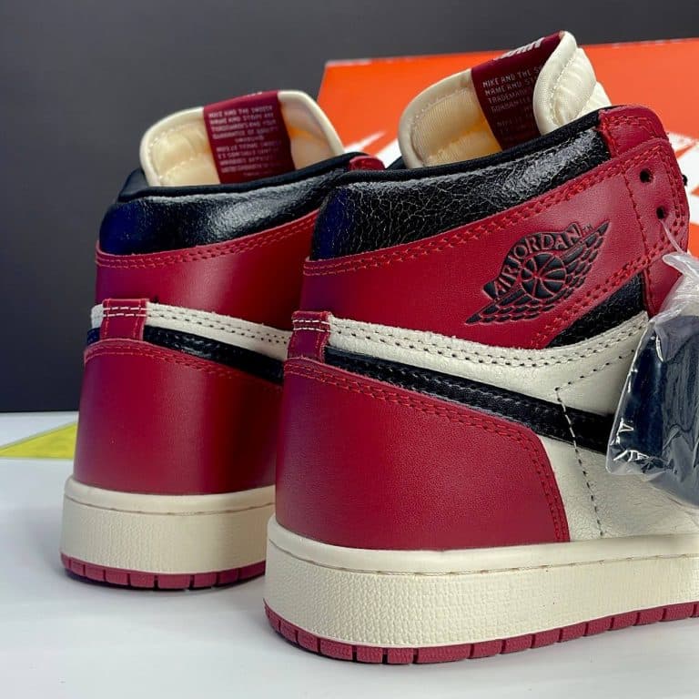 کفش نایک ایر جردن وان ساقدار شیکاگو لاست اند فاند Nike Air Jordan 1 High Chicago Lost and Found — تصویر ۴