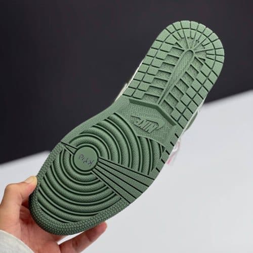 کفش نایک ایر جردن وان لو تراویس اسکات گوچی Travis Scott x Nike Air Jordan 1 Low Gucci — تصویر ۳