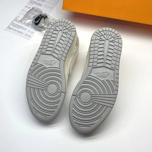 کفش نایک ایر جردن وان لو تراویس اسکات لویی ویتون کرم خاکستری Nike Air Jordan 1 Low Travis Scott Louis Vuitton Cream Gray — تصویر ۵