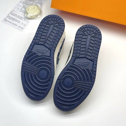 کفش نایک ایر جردن وان لو تراویس اسکات لویی ویتون کرم آبی Nike Air Jordan 1 Low Travis Scott Louis Vuitton Cream Blue — تصویر ۴