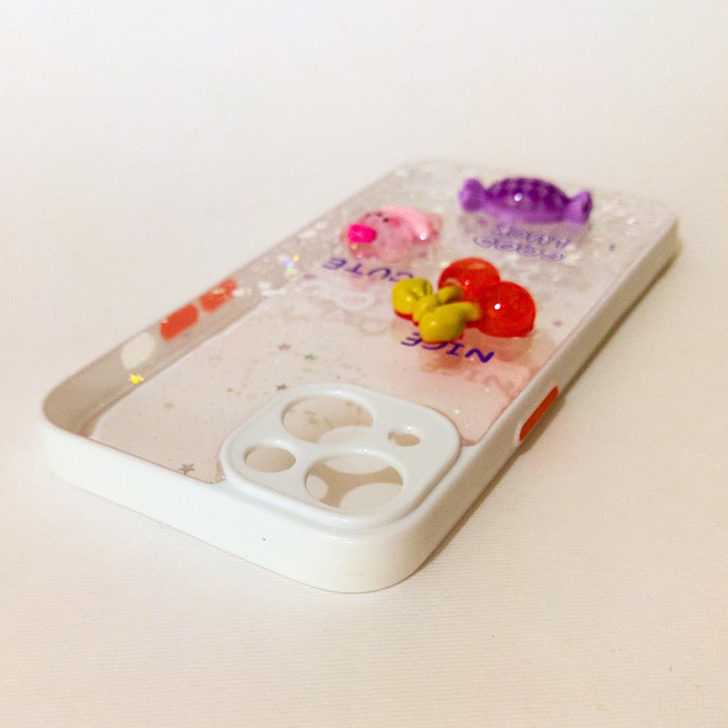 کاور کد 1517 مناسب برای گوشی موبایل اپل iPhone 13 طرح عروسکی پاستیلی — تصویر ۳