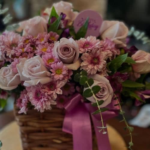 سبد گل ورنیکا و گلایول برای روز زن 4644