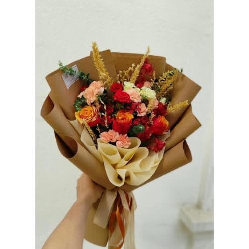 دسته گل ژیپسوفیلا و پرنده بهشتی برای روز زن 4541 — تصویر ۲
