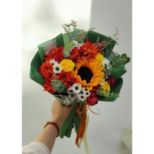 دسته گل بابونه و استرلیتزیا برای روز زن 4533 — تصویر ۲