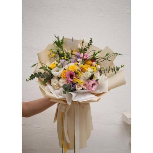 دسته گل گل عروس و مخلصه برای روز زن 4494