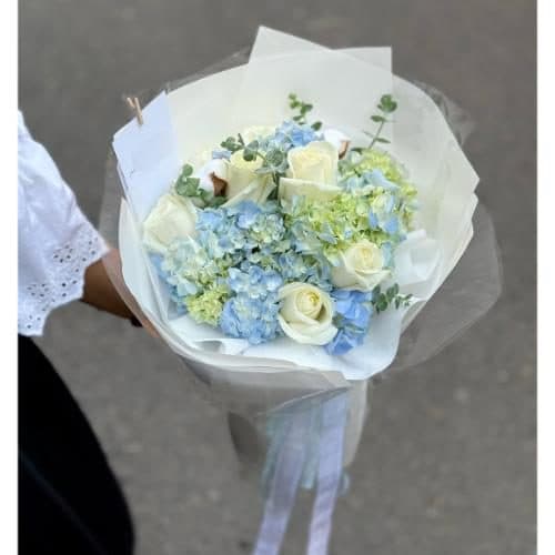 دسته گل ژیپسوفیلا و اورینتال برای روز مادر 4483
