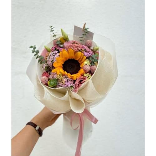 دسته گل ورنیکا و مخلصه برای روز زن 4449 — تصویر ۲