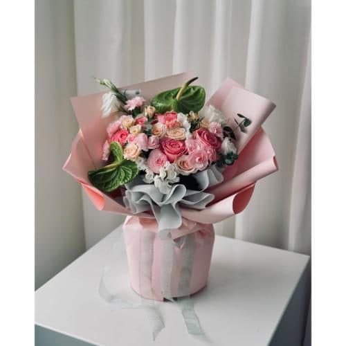 باکس گل آنتوریوم و نرگس برای روز مادر 4423 — تصویر ۲