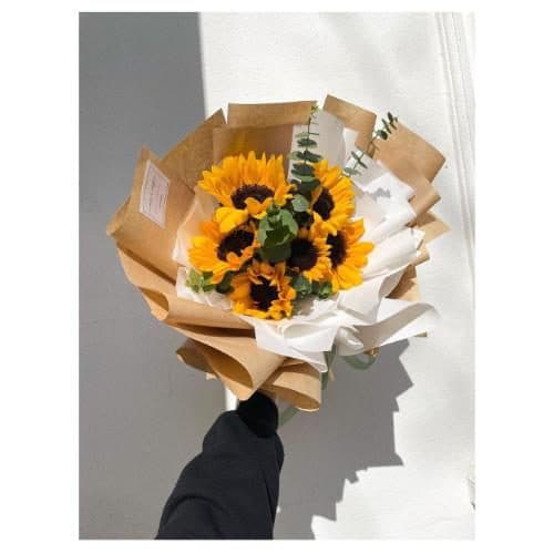 دسته گل شیپوری برای روز زن 4390 — تصویر ۲