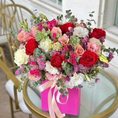 باکس گل آلسترومریا برای روز مادر 4389
