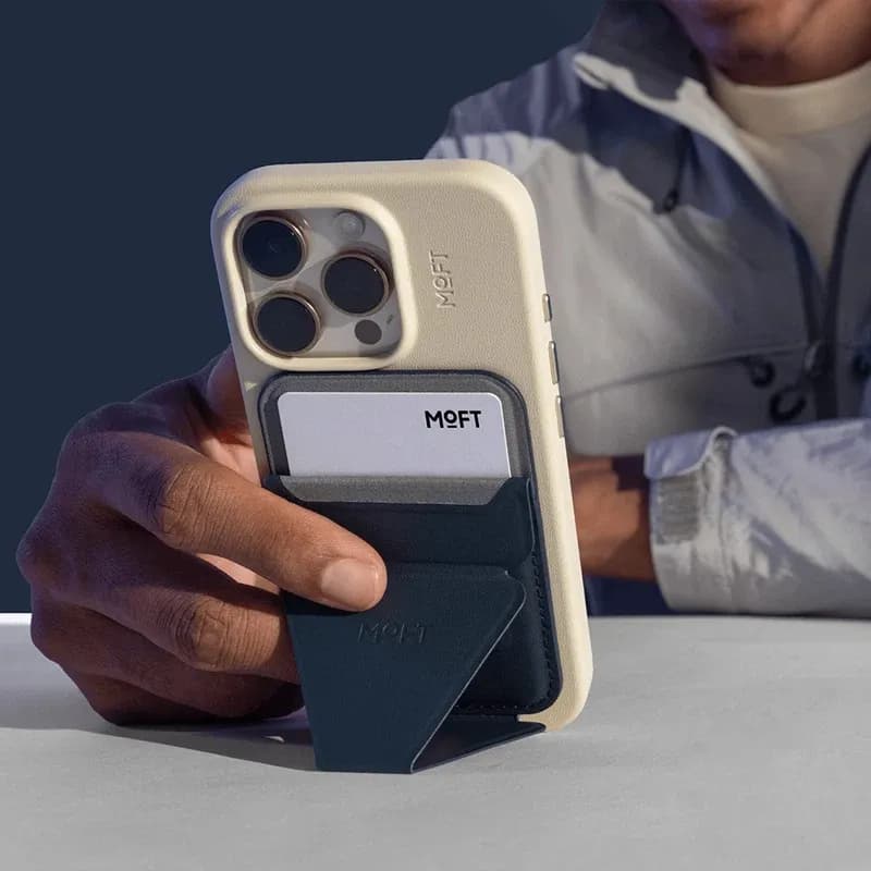 جاکارتی و استند موبایل مافت مدل MOFT Snap Phone Stand Wallet MOVAS — تصویر ۵