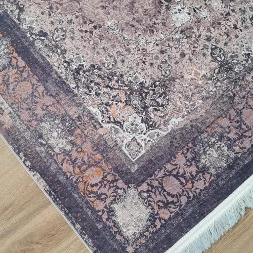 فرش چاپی فرشینه مخمل هازان زمینه تیره شکلاتی L521(پس کرایه) — تصویر ۴