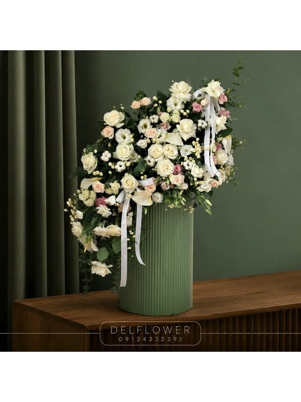 گل برای تقدیر از صاحب کلینیک