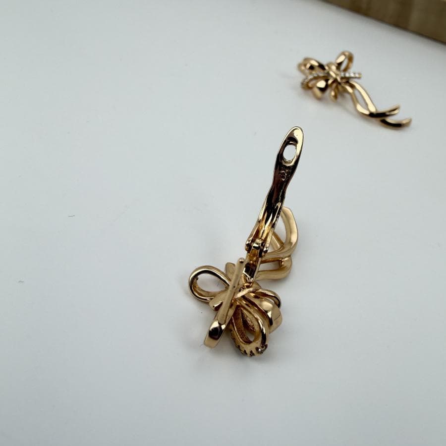 گوشواره حلقه ای ژوپینگ دخترانه طرح پاپیون رنگ طلایی کد 246 — تصویر ۳