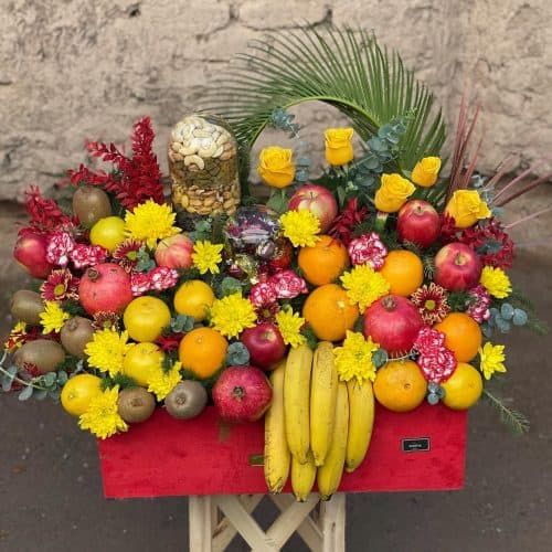 شب یلدا و هدیه به همراه گل و میوه