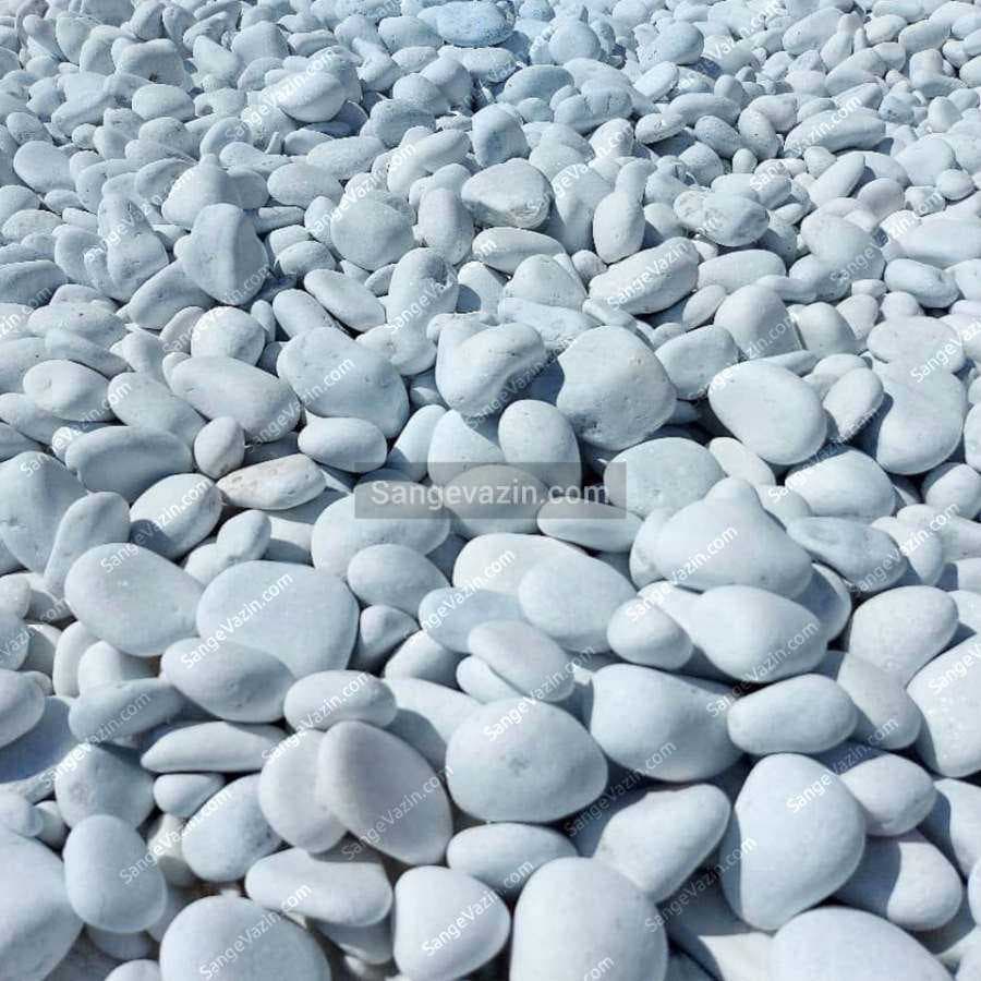 قلوه سنگ سفید نیریز — تصویر ۳