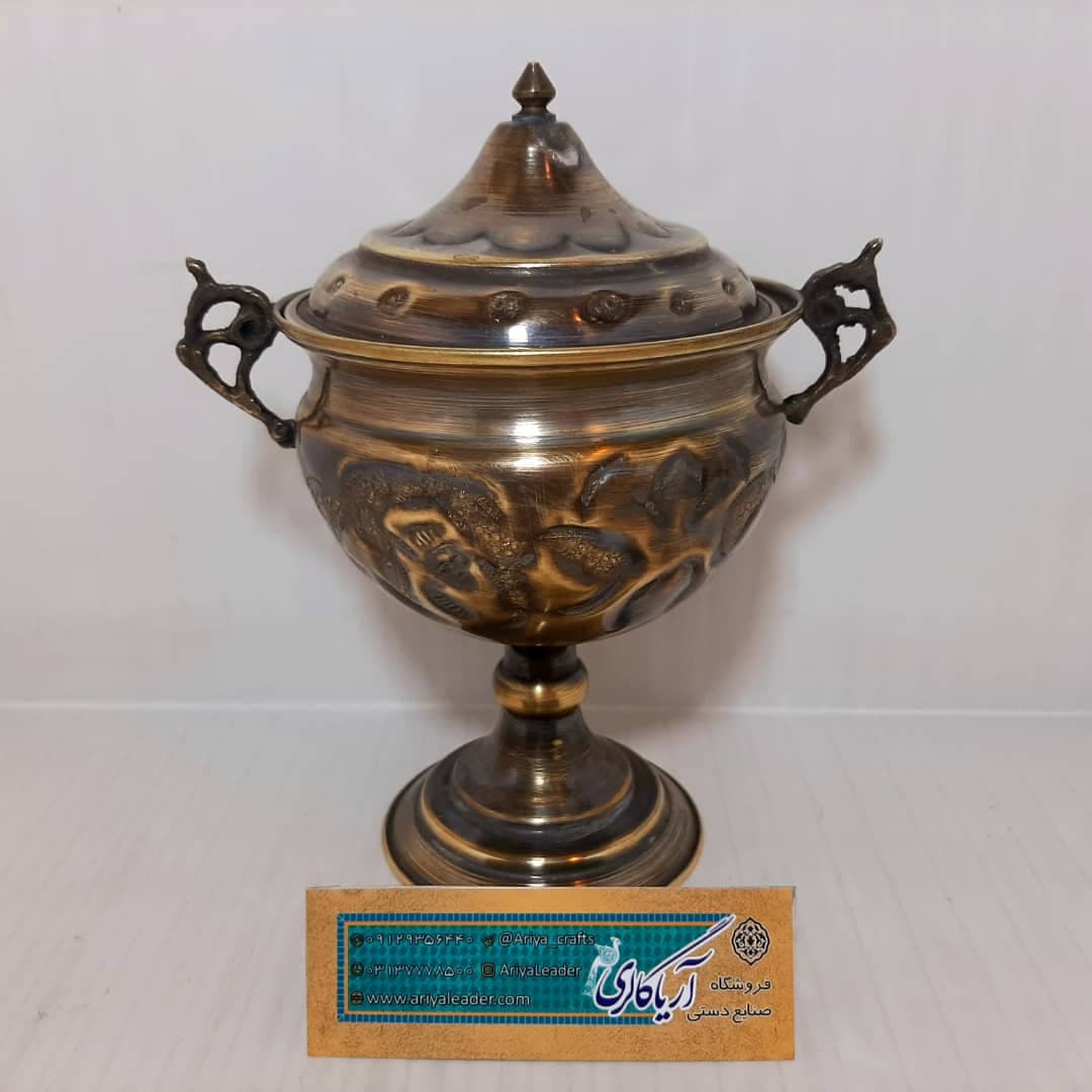 قندان آنتیک دربدار پایه دار