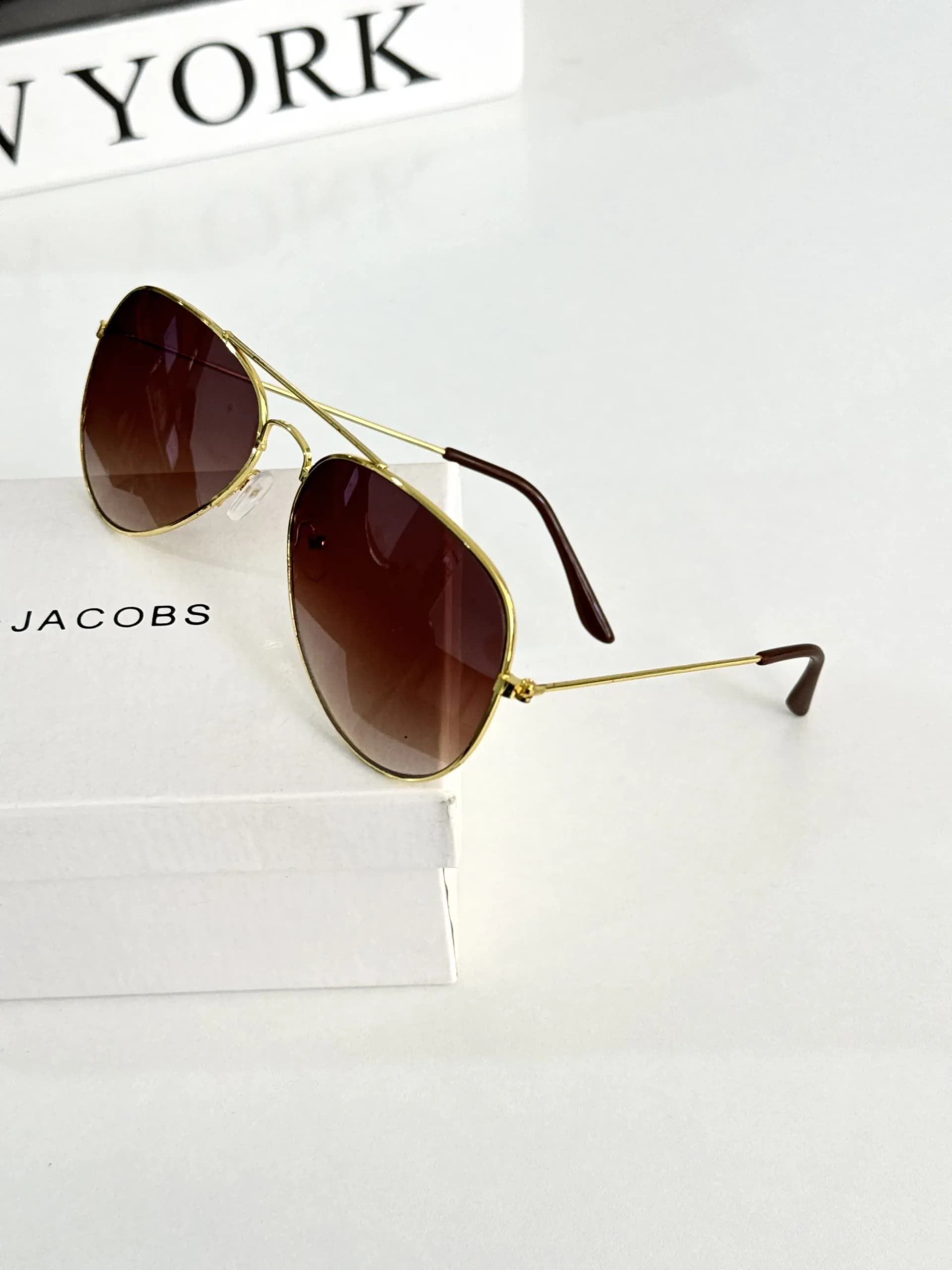 عینک آفتابی مردانه برند Rayban فریم نقره ای فلزی یووی 400 — تصویر ۵