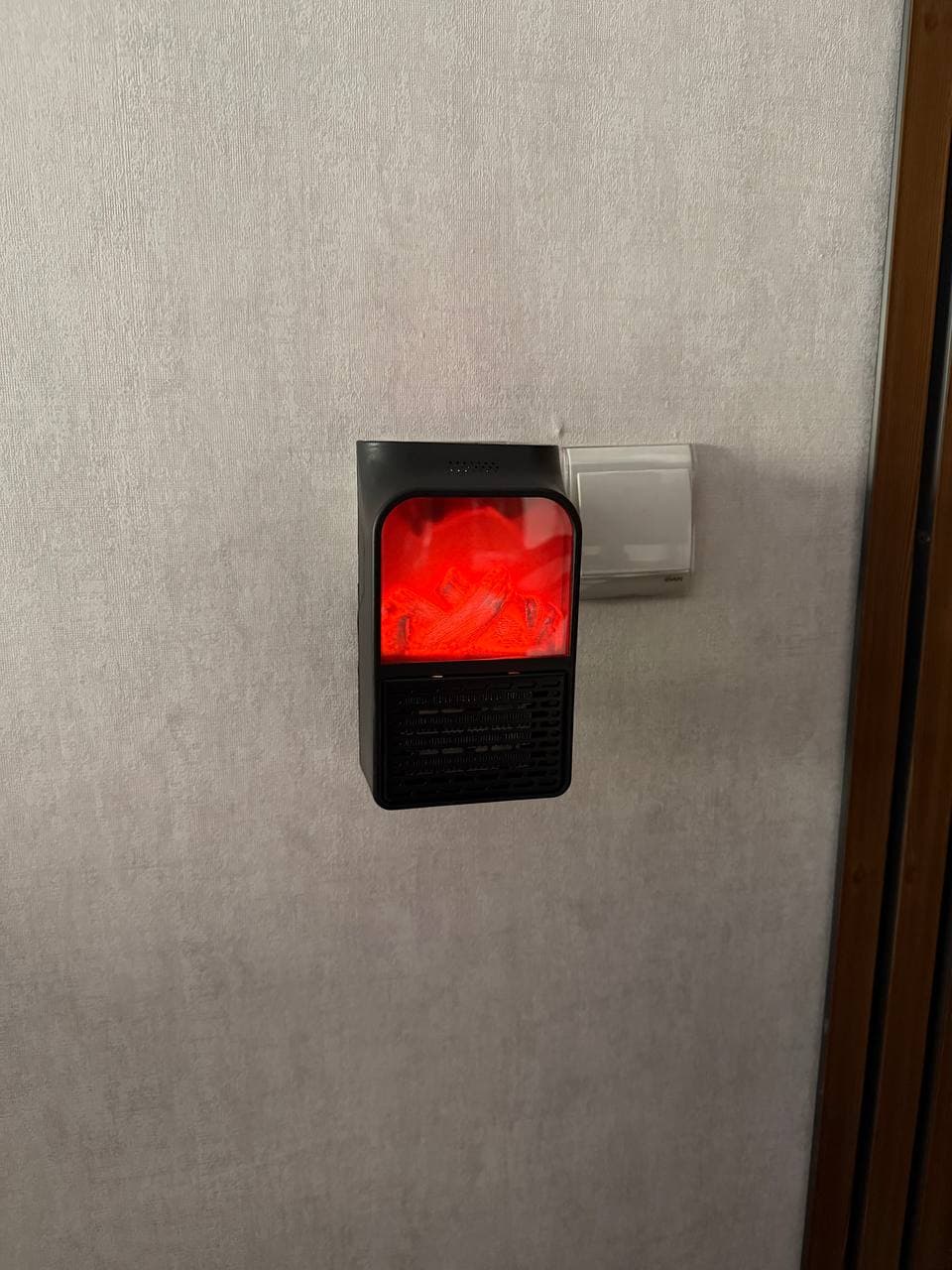 هیتر برقی پریزی Flame Heater 1000 وات طرح شومینه با ریموت کنترل — تصویر ۲