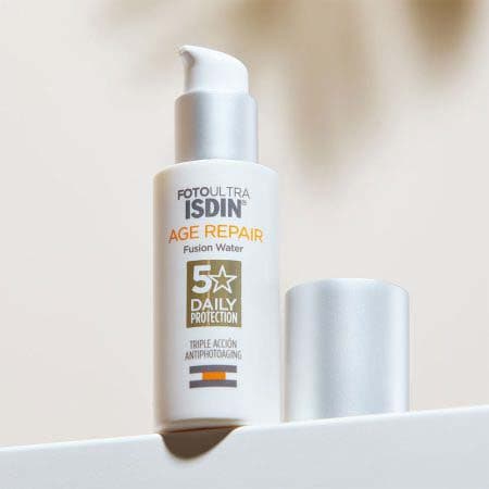 ضد آفتاب Age Repair فیوژن واتر ایزدین ISDIN FUSION WATER AGE REPAIR — تصویر ۳