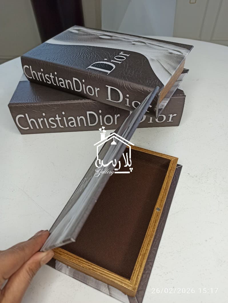 کتاب دکوراتیو چرمی وارداتی dior 24135 — تصویر ۳