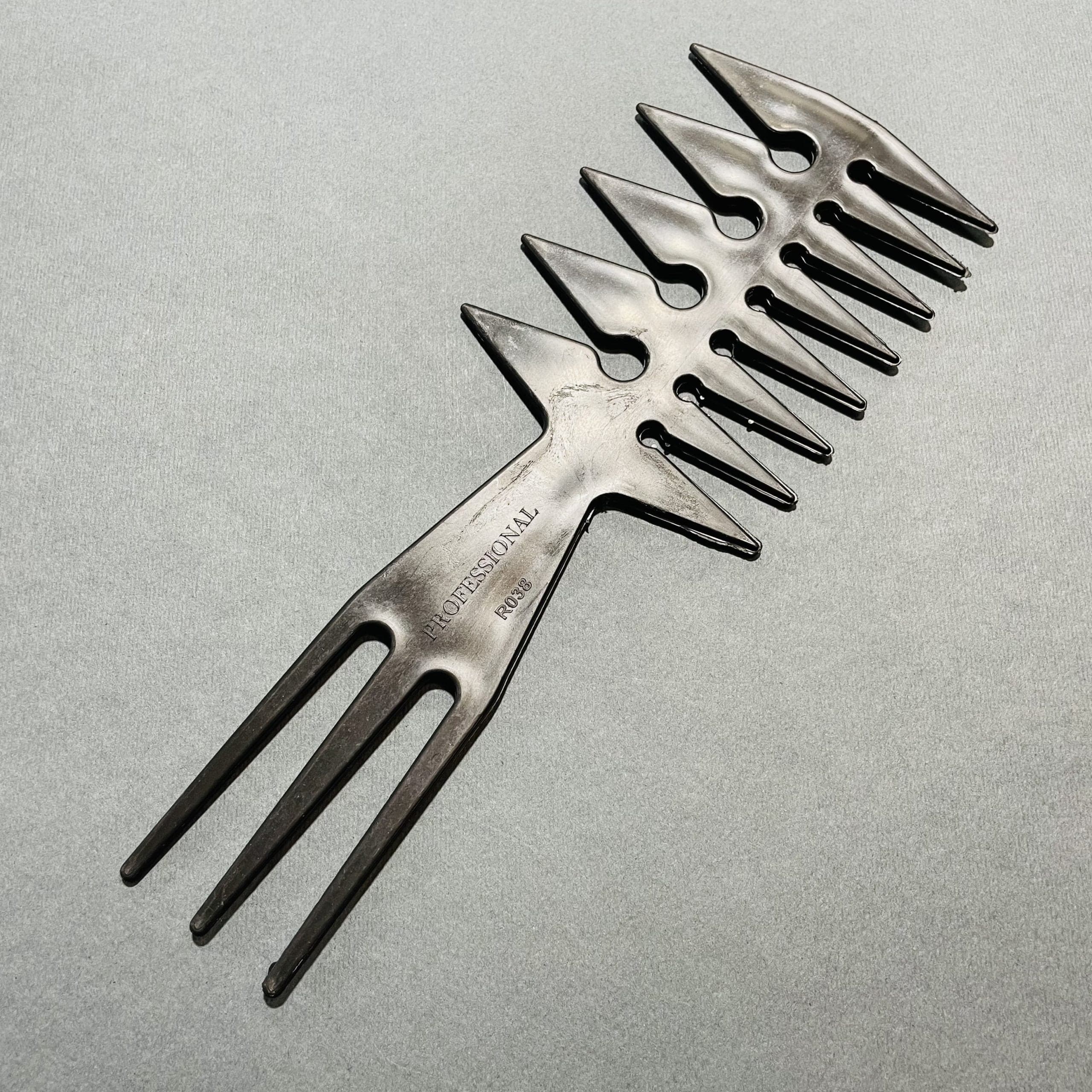 شانه حالت دهنده مو پلاستیکی مدل تبری