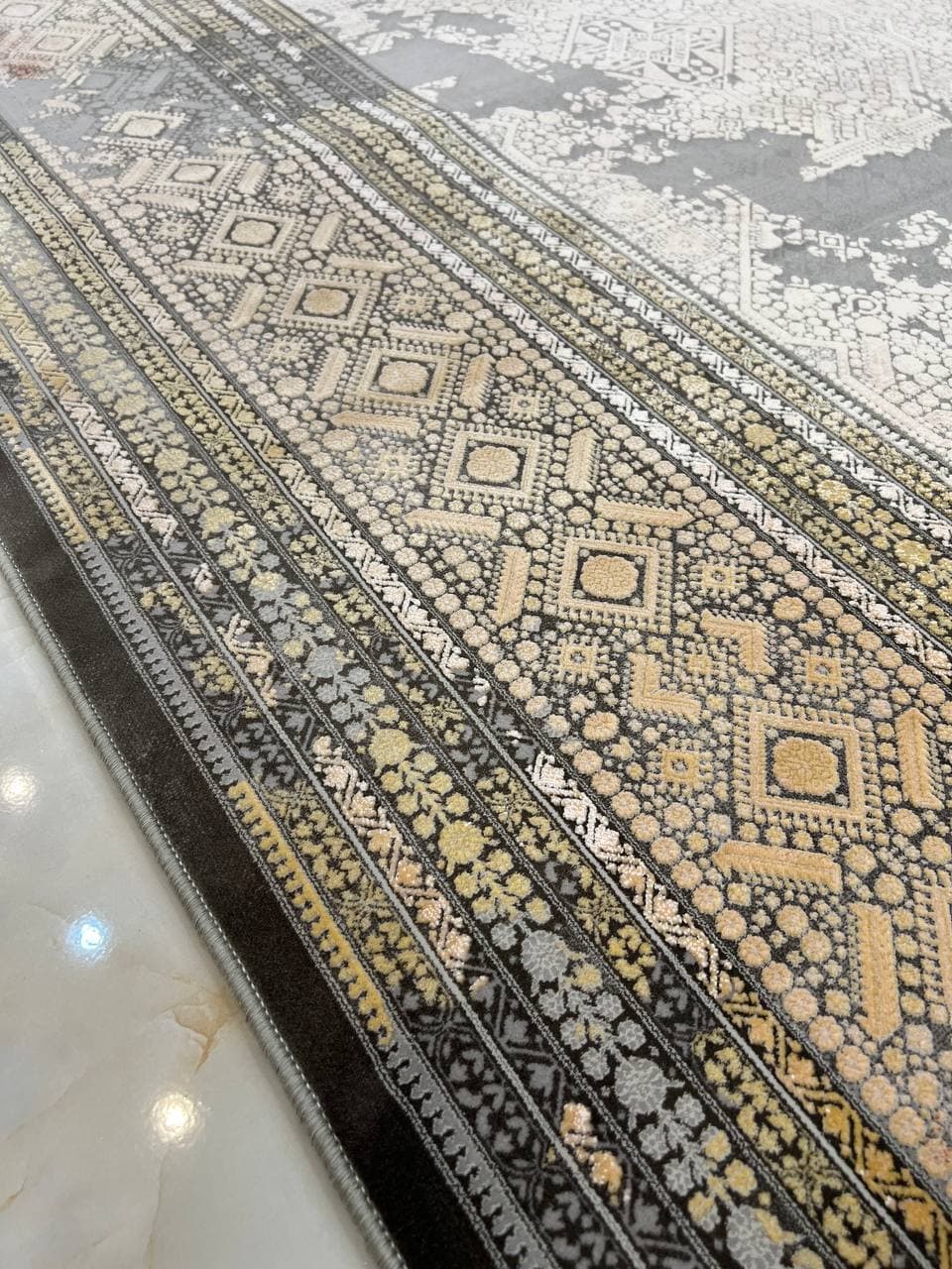 فرش وینتیج کد 7151 1200 شانه ایده آل — تصویر ۹
