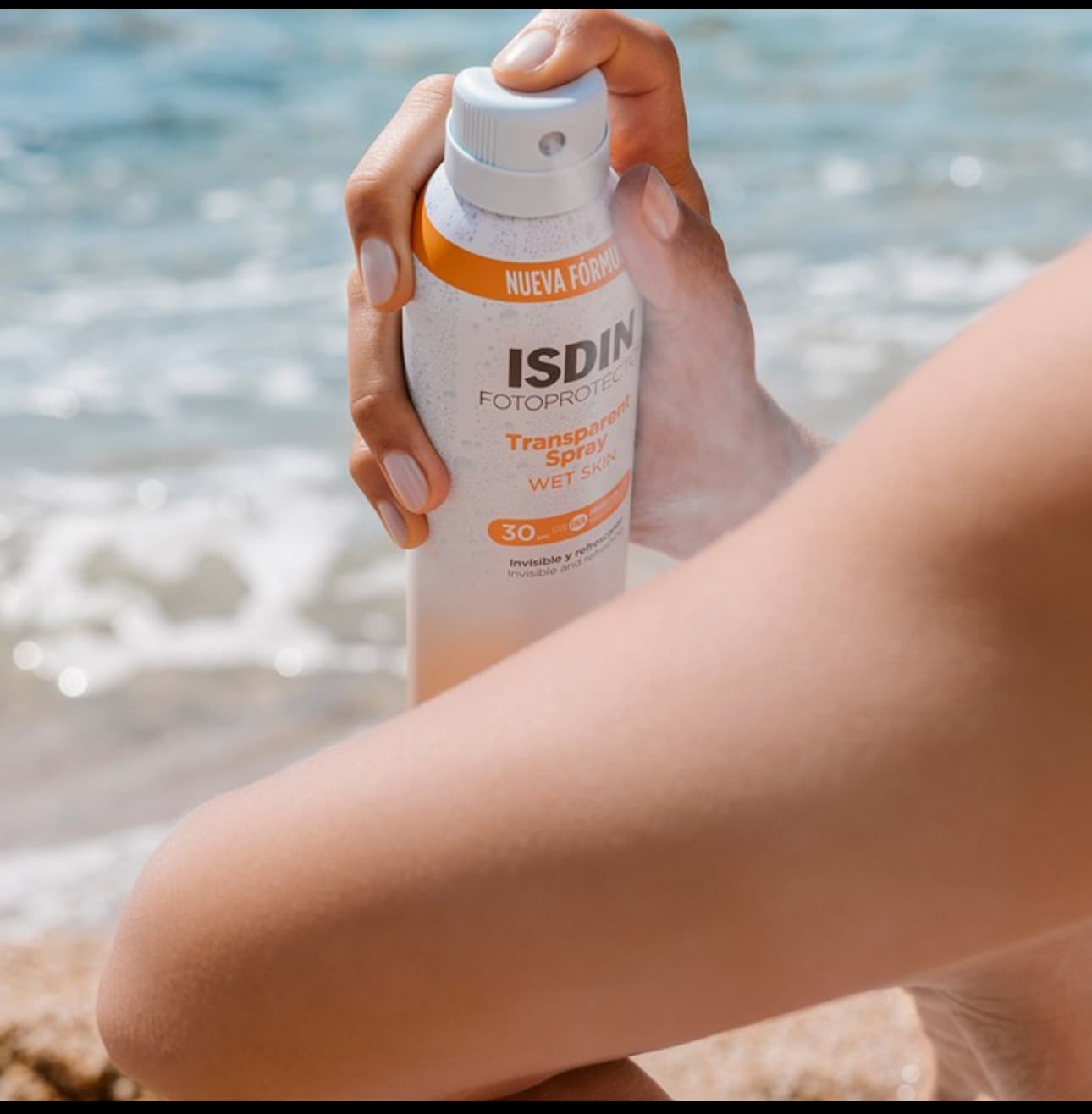 اسپری ضدآفتاب ایزدین مدل Transparent Wet Skin SPF 50 — تصویر ۲