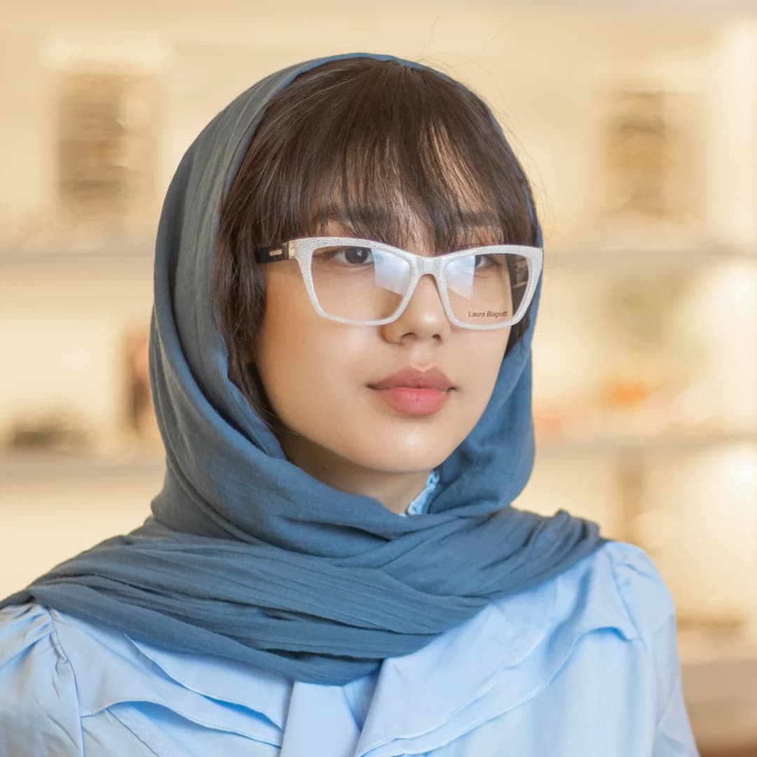 عینک طبی لورا بیوجوتی 015</br><span>Laura Biagiotti VLB015</span> — تصویر ۳