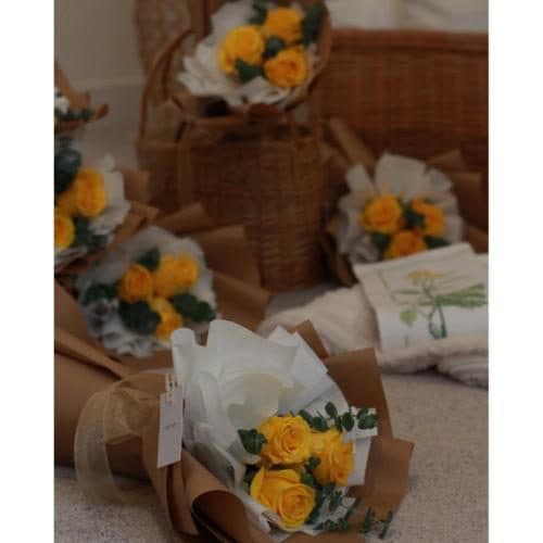 دسته گل خوشبو برای دوست خانم در روز زن 4367 — تصویر ۲